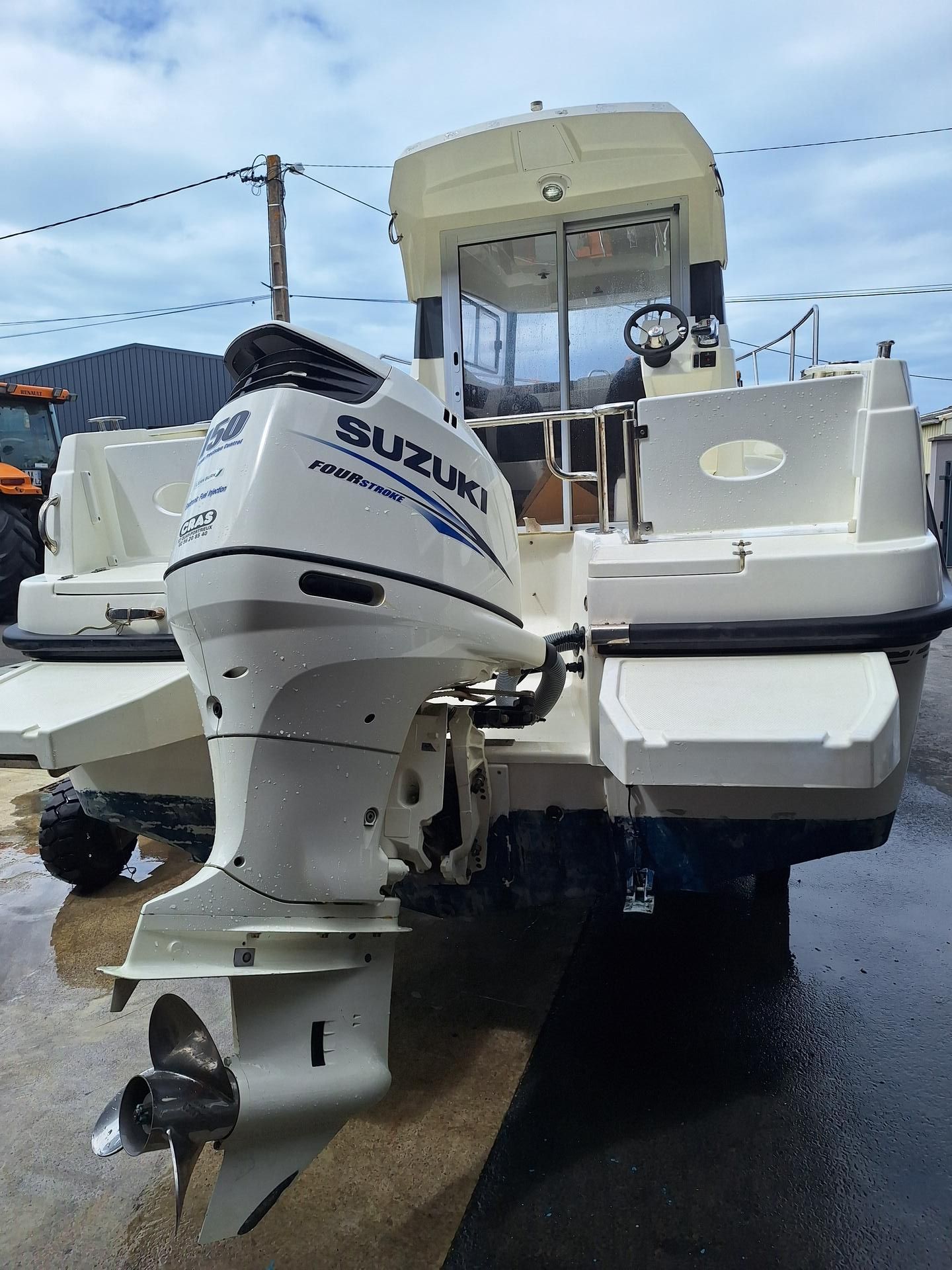 slider 18 Parker  660 Pilothouse